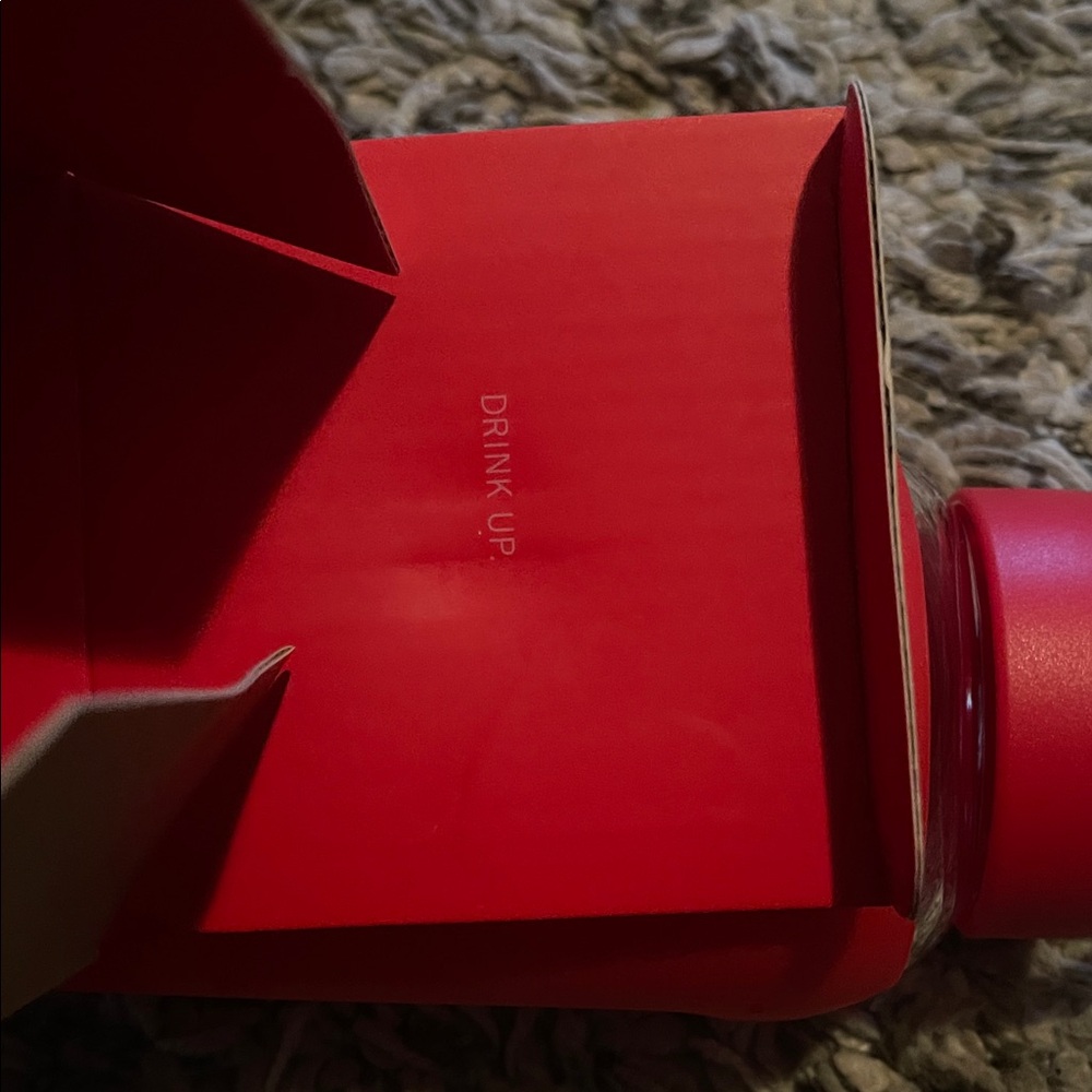 ❤️FIRST AID BEAUTY NEW WATER BOTTLE!! - Picture 5 of 6